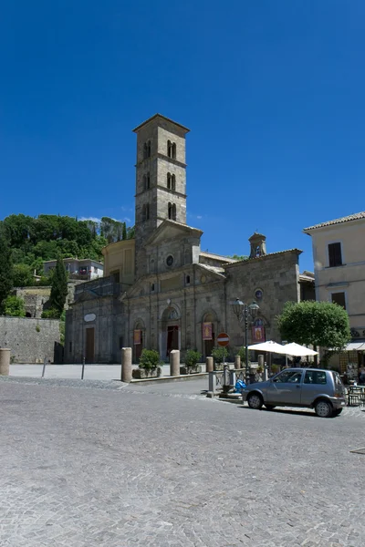 Церковь в итальянском городе Больсена — стоковое фото