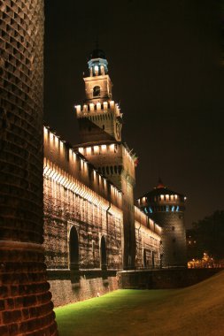 castel sforzesco, gece görünümü