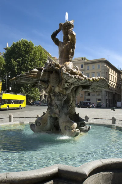 La fontana del tritone a Roma — Foto Stock