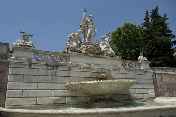 Κρήνη στην πλατεία piazza del popolo της Ρώμης — Φωτογραφία Αρχείου