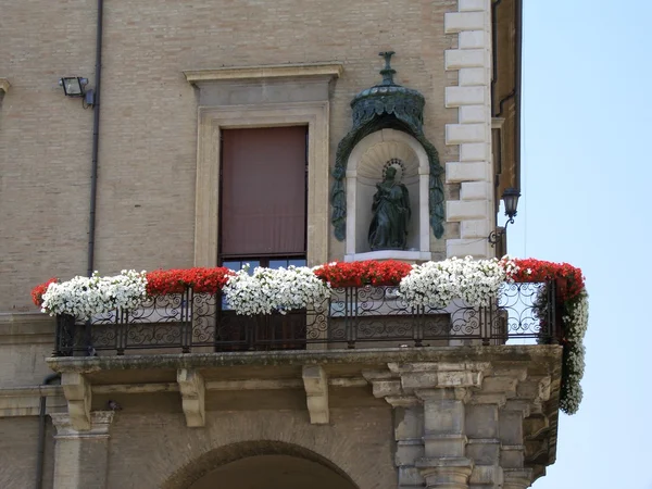 Een balkon in de rimini, Italië — Stockfoto
