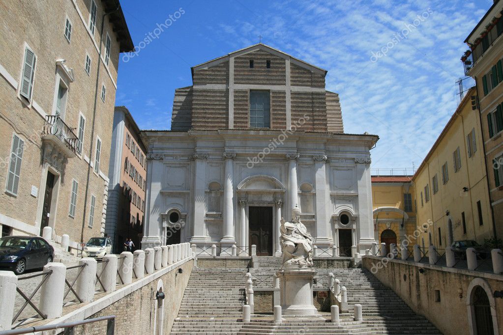 Chiesa di San Domenico, Ancona, Italy — Stock Photo © LisovS 2639128