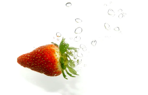 튀는 딸기 — 스톡 사진