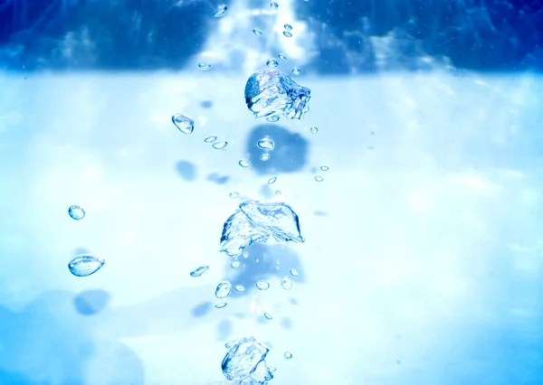 Пузырь в воде — стоковое фото