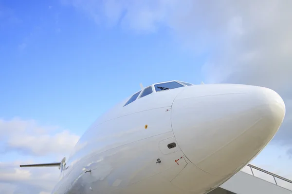 Avión pasajero blanco — Foto de Stock