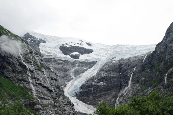 Gletsjer in de bergen van Noorwegen — Stockfoto