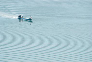 tekne gitmek huzurlu lake