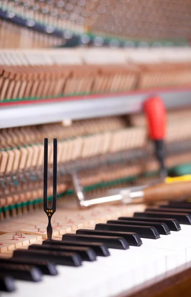 Zongora hangolása — Stock Fotó