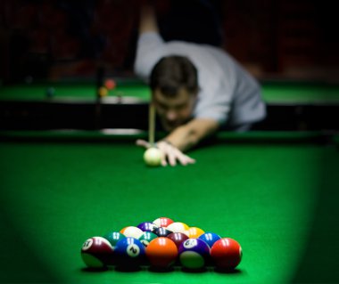 Bilardo oyunu beş