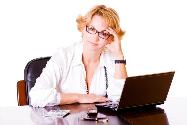 Donna d'affari con cellulare e laptop — Foto Stock