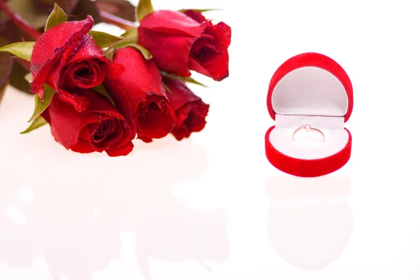 stock image Diamond ring with flowers