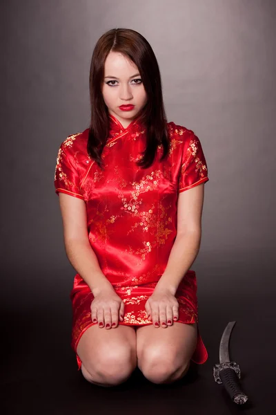 Mujer en vestido chino — Foto de Stock