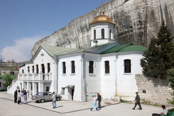 Inkerman. Un monasterio está en una roca —  Fotos de Stock