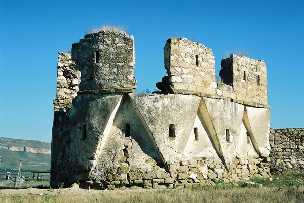 Egy régi vár romjai. — Stock Fotó