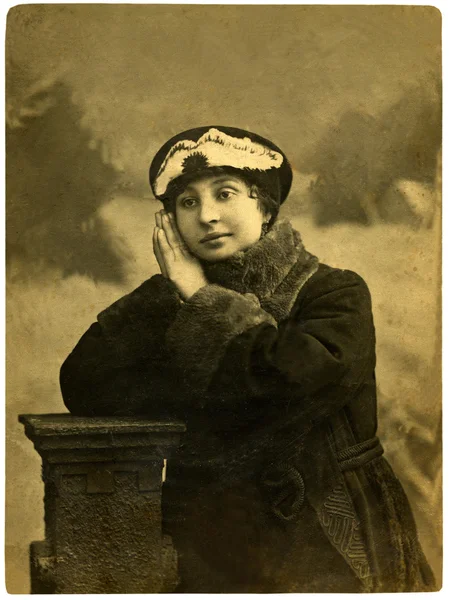 Retrato vintage de uma jovem. — Fotografia de Stock