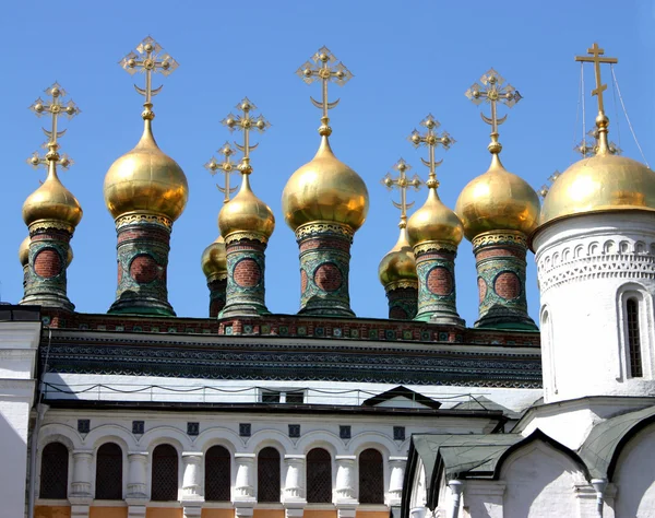 Cúpulas das igrejas kremlins — Fotografia de Stock