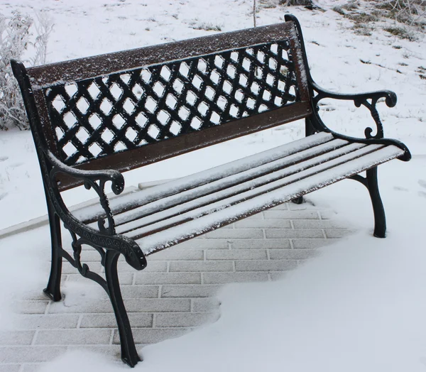 Snow-Covered Benches. — Stock Photo, Image