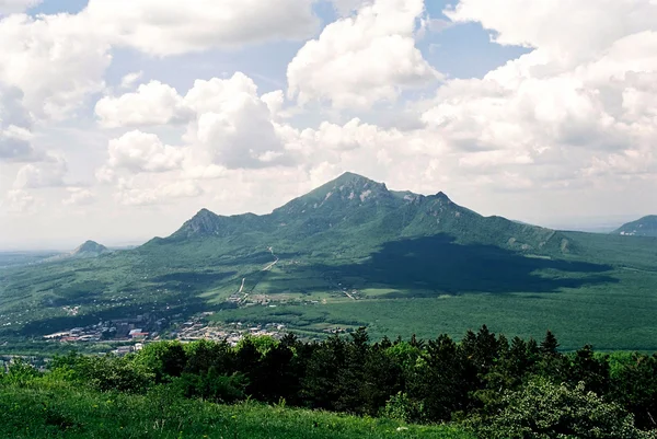 Góry beshtau. — Zdjęcie stockowe