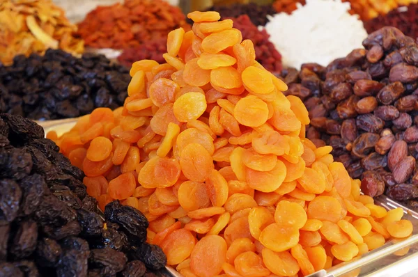 Carrinho de mercado de frutos secos — Fotografia de Stock