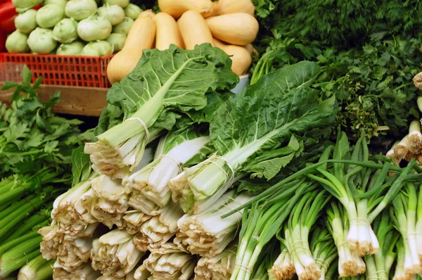 Vegetables on market stand — Stock Photo, Image