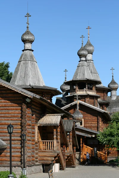 Houten Russisch-orthodoxe kerk — Stockfoto