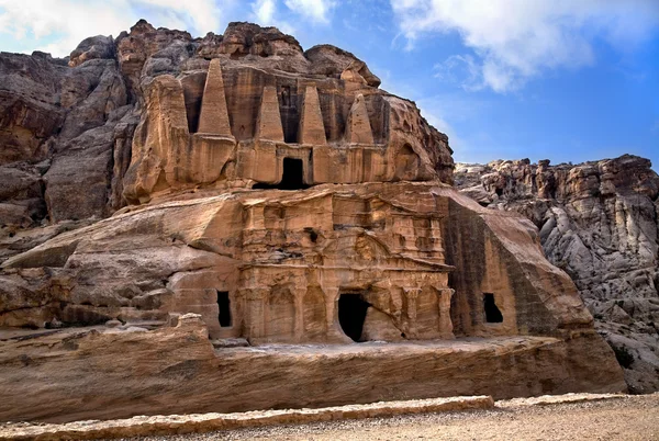 Petra kabirde Dikilitaş — Stok fotoğraf