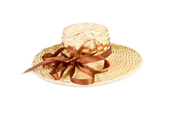 Slaměný klobouk s hnědou bowknot — Stock fotografie