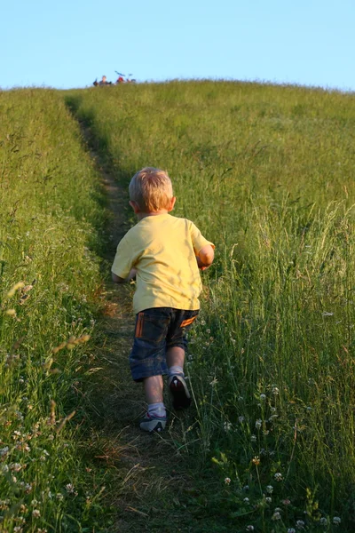 Three years old boy running — Stock Photo, Image