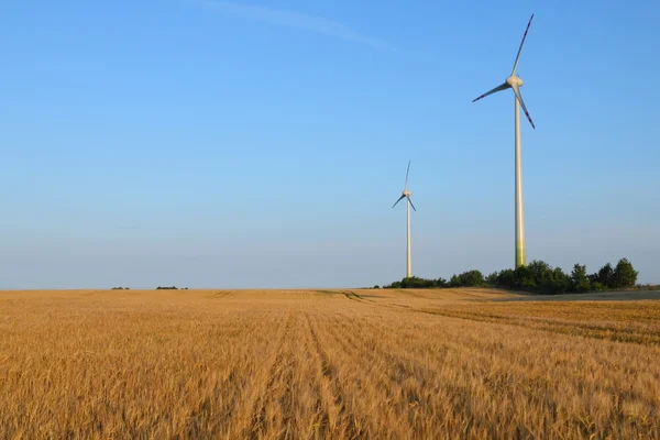 Güç üreten Rüzgar türbinleri — Stok fotoğraf