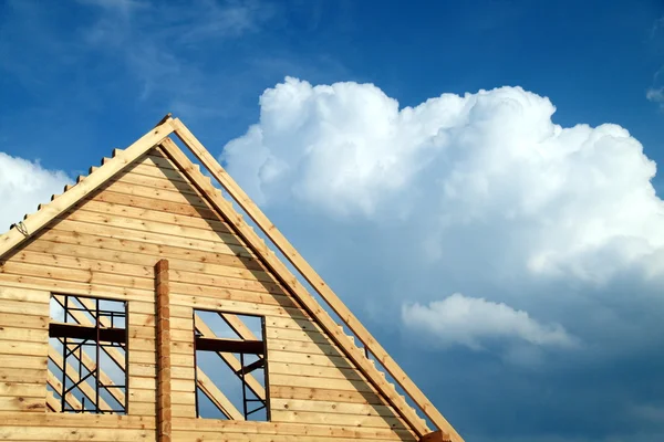Windows in a new wooden house — Stock Photo, Image