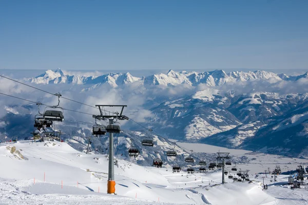 Elevador de esqui em alpes — Fotografia de Stock