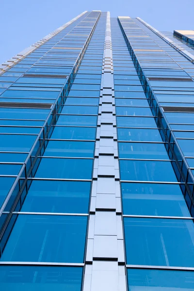 Υψηλό σύγχρονο κτίριο γραφείων — Φωτογραφία Αρχείου
