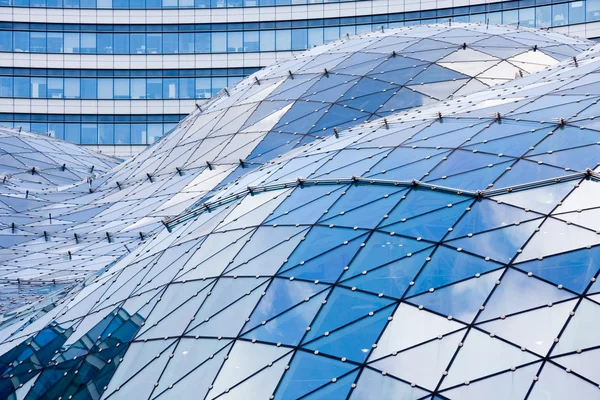 Telhado de vidro no edifício moderno — Fotografia de Stock