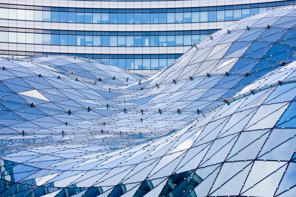 Telhado de vidro no edifício moderno — Fotografia de Stock