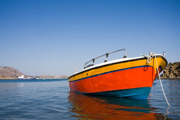 Small fishing boat on sea — Stock Photo, Image