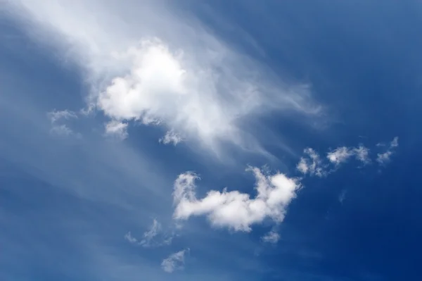 Belas nuvens brancas — Fotografia de Stock