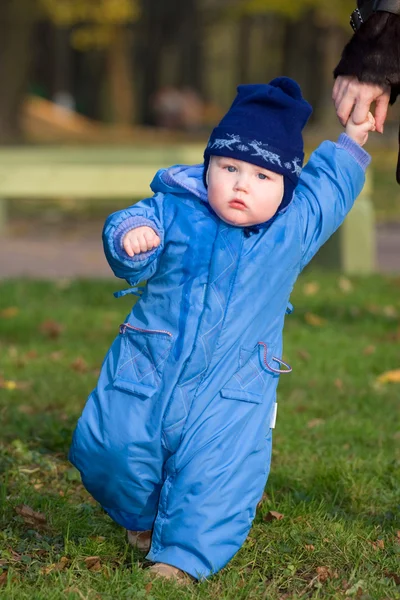 Bambino piccolo correre — Foto Stock