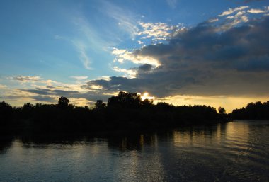 gün batımında riverside