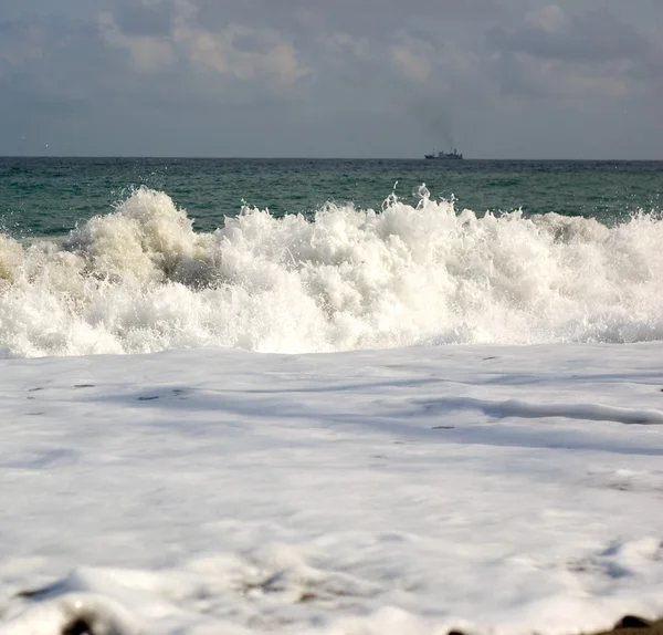 Морська хвиля з білою піною — стокове фото