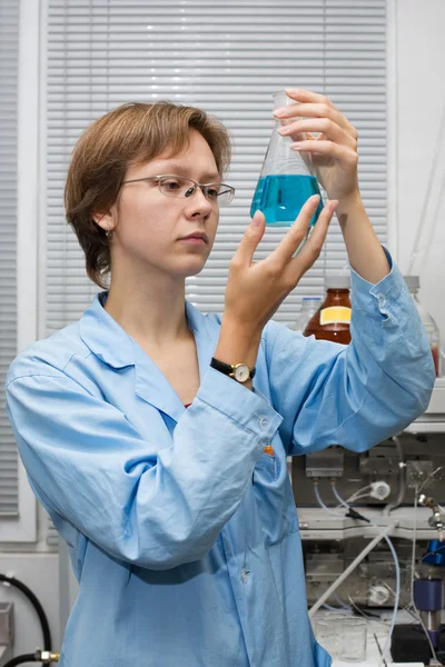 Вчений, flask — стокове фото