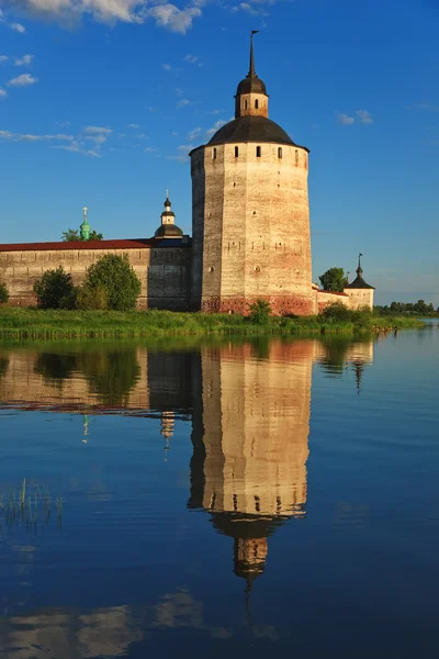 Кирилло-Белозерский монастырь, башня — стоковое фото