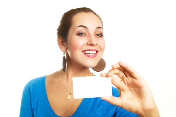 Женщина показывает визитку — стоковое фото