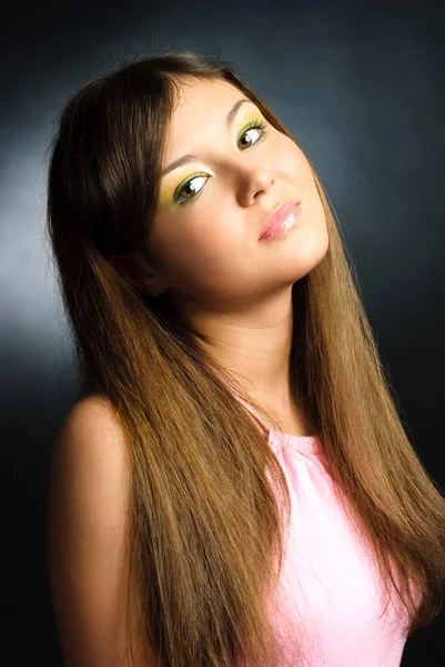 화려한 화장과 갈색 머리 모델 — 스톡 사진