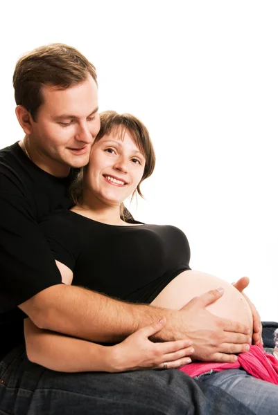 Счастливая молодая пара ждет ребенка — стоковое фото