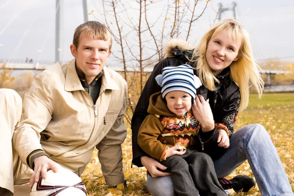 Happy family outdoor — Stock Photo, Image
