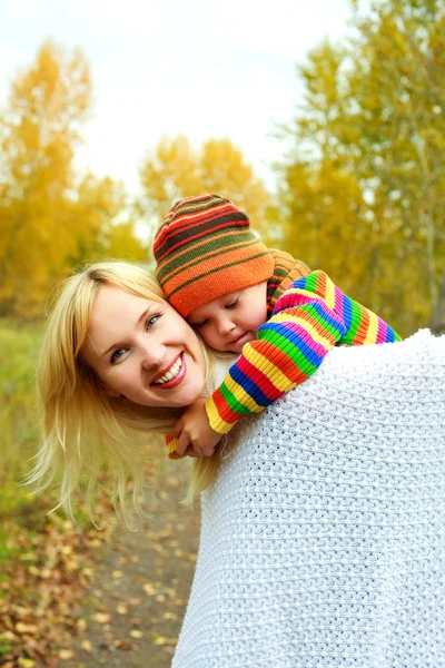 Mother and son in the park — Stock Photo, Image