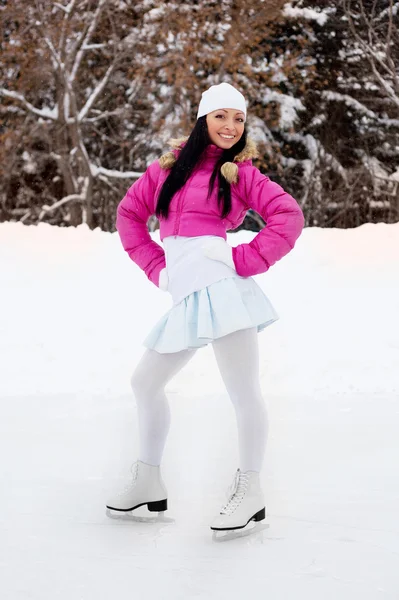 Girl ice skating — Stock Photo, Image