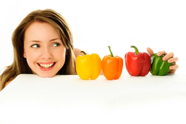 Όμορφη κοπέλα με πιπεριές — Φωτογραφία Αρχείου