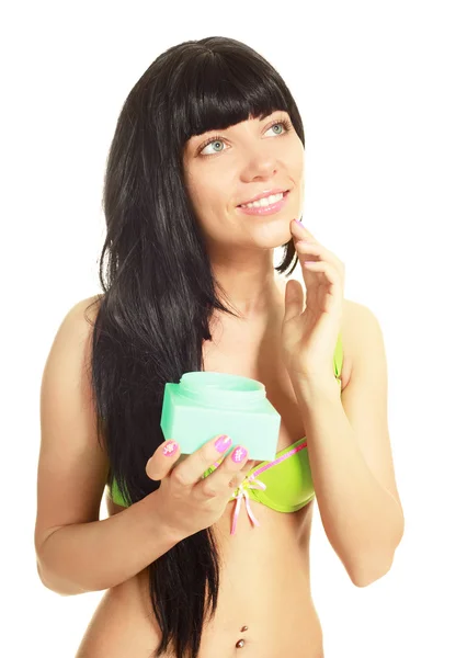 Mujer bonita aplicando cosméticos — Foto de Stock
