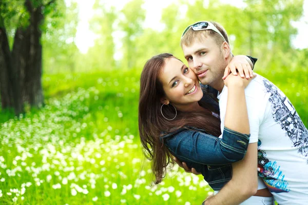 Happy couple outdoor — Stock Photo, Image